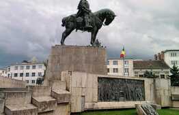 Spatiu comercial, Piata Mihai Viteazu, 400 mp, vitrina generoasa, vad foarte bun