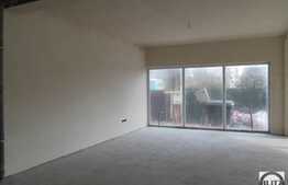 Spatiu comercial, 70 mp, vad foarte bun, vitrina la strada