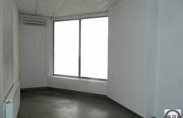 Spatiu comercial in zona cu magazine si trafic pietonal bun! Vitrina 5 ml !