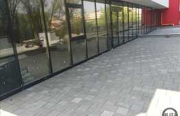 Open space, in zona Iulius Mall, cu terasa