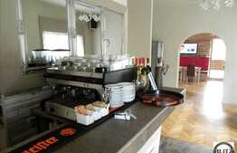 Afacere la cheie bar-bistro, 200 mp utili open-space plus terasa 150 mp!