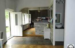 Afacere la cheie bar-bistro, 200 mp utili open-space plus terasa 150 mp!