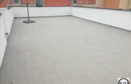 Imobil la strada cu locuri de parcare pentru sediu companie