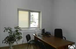 Spatiu cu acces din strada 135 mp! Vitrina 4 m!