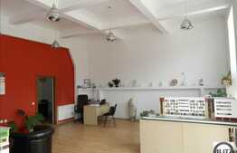 Spatiu cu acces din strada 135 mp! Vitrina 4 m!