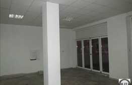 Spatiu comercial, 120 mp utili, vitrina la strada, zona Piata Karl Leibknecht!
