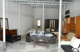 Spatiu 210 mp pentru show-room, vitrina de 4 m!