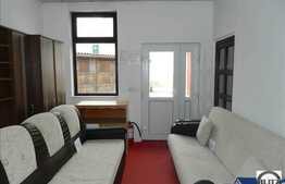 Spatiu 210 mp pentru show-room, vitrina de 4 m!