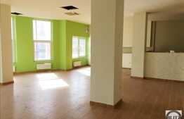 Spatiu comercial in Piata Cipariu cu acces din strada, suprafata utila de 235 mp