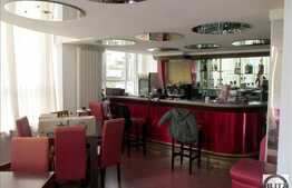 Spatiu comercial, 200 mp utili, vad comercial, 2 intrari din strada, zona OMV