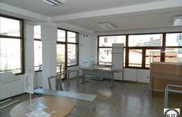 Spatiu 700 mp de inchiriat P+2E+M, imobil nou, 5 parcari, A.C, acces din strada