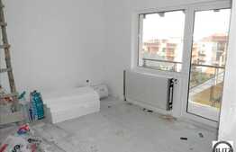 Apartament de vanzare cu 3 camere, decomandat, garaj inclus in pret.