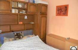 Vanzare apartament 2 camere, 48 mp utili, zona Hateg, cu 2 boxe la subsol