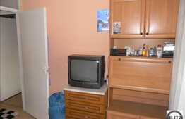 Vanzare apartament 2 camere, 48 mp utili, zona Hateg, cu 2 boxe la subsol