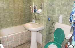 Vanzare apartament 2 camere, 48 mp utili, zona Hateg, cu 2 boxe la subsol