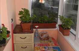 Vanzare apartament 2 camere, 48 mp utili, zona Hateg, cu 2 boxe la subsol