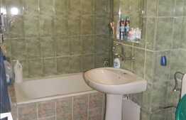 Vanzare apartament 2 camere, 48 mp utili, zona Hateg, cu 2 boxe la subsol