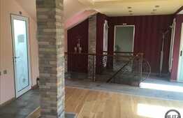 Imobil finisat, 300 mp, in Piata Muzeului, cu potential!