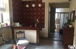 Imobil finisat, 300 mp, in Piata Muzeului, cu potential!