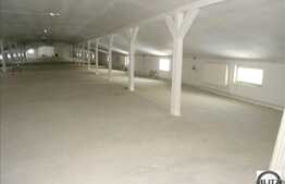 Hala cu 2400 mp in zona usor accesibila!