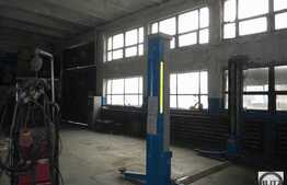 Spatiu potrivit pentru service-auto!