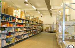 Spatiu integral renovat cu 806 mp utili