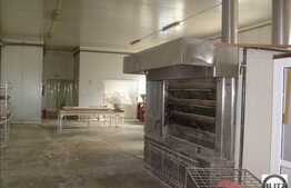 Hala 868 mp, 3300 mp teren!