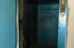 Spatiu din marasti pentru depozitare sau productie usoara. Lift de marfa!