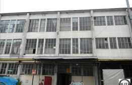 Spatiu din marasti pentru depozitare sau productie usoara. Lift de marfa!