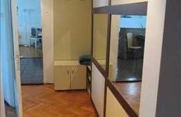 Apartament de inchiriat 3 camere, decomandat! Situat in zona strazii Bucium.