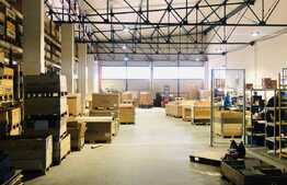 1800 de mp hala cu 300 mp de birouri, acces la 2 rampe