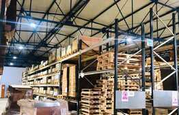 1800 de mp hala cu 300 mp de birouri, acces la 2 rampe