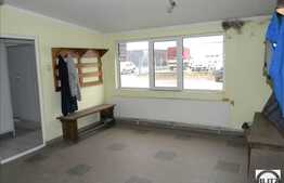 1300 mp spatiu cu 2100 mp de teren in zona Gilau!