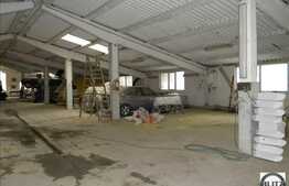 1300 mp spatiu cu 2100 mp de teren in zona Gilau!