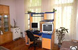 De vanzare apartament cu 4 camere, 120 mp utili plus pod, cu 2 locuri de parcare