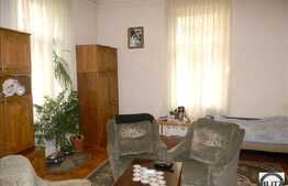 De vanzare apartament cu 4 camere, 120 mp utili plus pod, cu 2 locuri de parcare