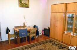 De vanzare apartament cu 4 camere, 120 mp utili plus pod, cu 2 locuri de parcare