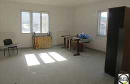 Inchiriere hala cu 1000 mp in zona strazii Eroilor, 10 locuri de parcare