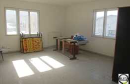 Inchiriere hala cu 1000 mp in zona strazii Eroilor, 10 locuri de parcare