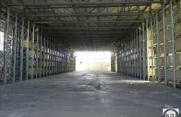 Spatiu renovat ! Acces TIR usor. 1760 mp utili !