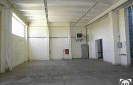 Spatiu renovat ! Acces TIR usor. 1760 mp utili !