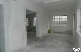 Inchiriere hala 300 mp, curte 400 mp, zona Clujana, 10 locuri de parcare