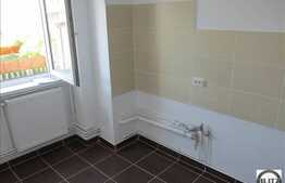 Apartament de vanzare cu 3 camere, cu finisaje superioare,zona strazii Titulescu