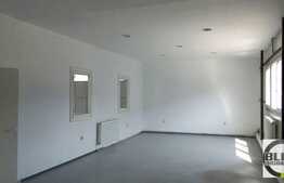 Inchiriere hala cu 300 mp si 75 mp spatii birouri