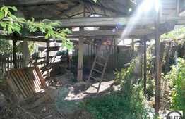 Teren de vanzare 460 mp + constructie demolabila 84 mp