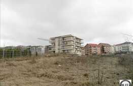 Teren de vanzare 1728 mp, pretabil bloc sau case insiruite