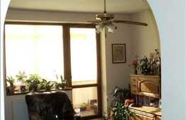 4 camere decomandate, 70 mp in zona hotel Royal. Loc de parcare si boxa incluse