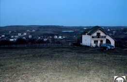 Teren de vanzare 1000 mp, pozitionat intr-o zona linistita cu acces facil