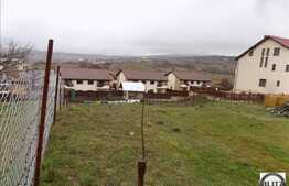 Teren 700 mp, 1 front stradal 14 ml! Locatie perecta pentru casa!