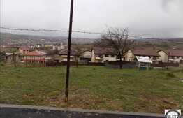 Teren 700 mp, 1 front stradal 14 ml! Locatie perecta pentru casa!